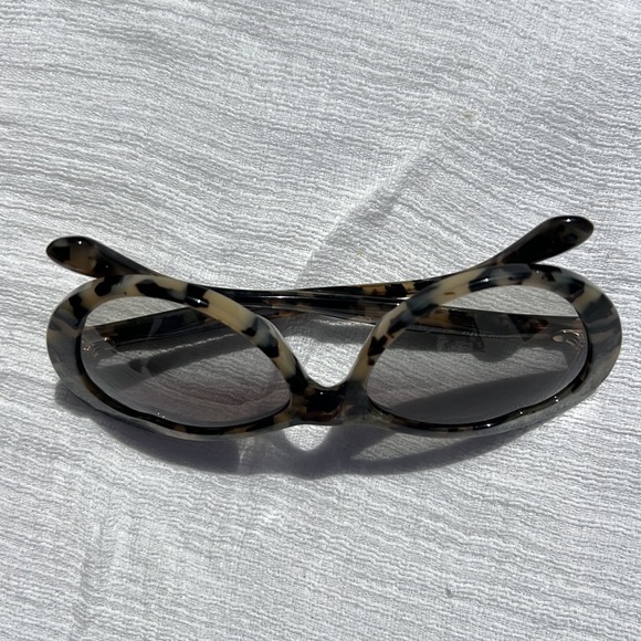 Miu Miu cat eye sunglasses.❤️ - Picture 6 of 17